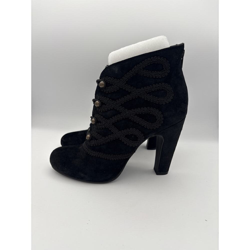 Women’s Seychelles Size 9 Black Suede Heeled Ankle Boots w/ Embroidery.